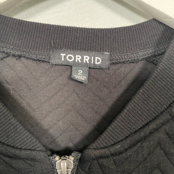 Torrid Women Plus Size 2 Black Quilted Peplum Bomber Jacket Raw Hem Knit Fitted - Picture 5 of 9